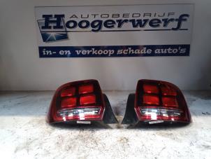 Begagnade Set med baklyktor, vänster + höger Dacia Sandero II 1.0 Sce 75 12V Pris € 150,00 Marginaltabell erbjuds av Autobedrijf Hoogerwerf