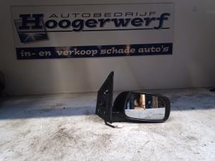 Begagnade Skärmspegel, höger Daihatsu Sirion 2 (M3) 1.0 12V DVVT Pris € 40,00 Marginaltabell erbjuds av Autobedrijf Hoogerwerf
