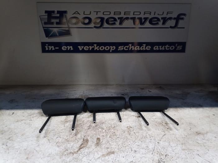 Gebrauchte Kopfstütze set BMW M1 (F20) M140i xDrive 3.0 24V Preis € 100,00 Margenregelung angeboten von Autobedrijf Hoogerwerf