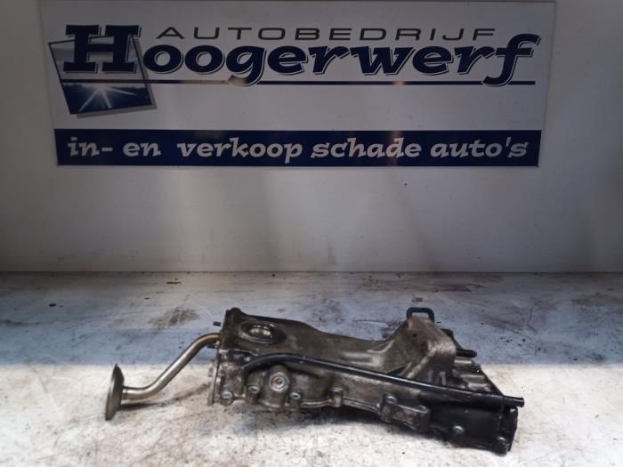 Usagé Couvercle de distribution Chevrolet Spark (M300) 1.0 16V Bifuel Prix € 45,00 Règlement à la marge proposé par Autobedrijf Hoogerwerf