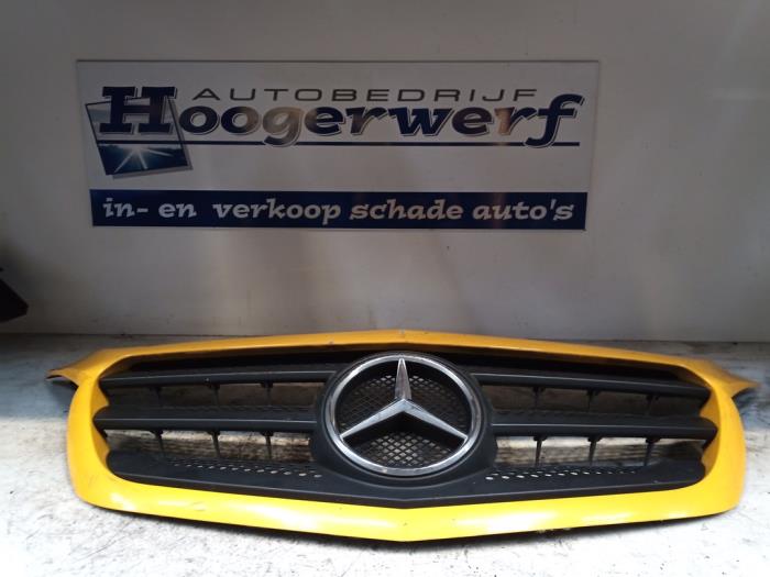 Begagnade Grill Mercedes Citan (415.6) 1.5 109 CDI Pris € 125,00 Marginaltabell erbjuds av Autobedrijf Hoogerwerf