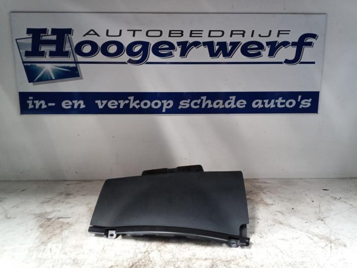 Begagnade Handskfack Peugeot Partner Tepee (7A/B/C/D/E/F/G/J/P/S) 1.2 12V e-THP PureTech 110 Pris € 30,00 Marginaltabell erbjuds av Autobedrijf Hoogerwerf