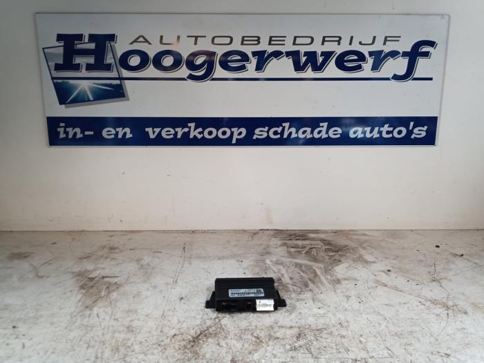 Usados Módulo PDC Peugeot Partner Tepee (7A/B/C/D/E/F/G/J/P/S) 1.2 12V e-THP PureTech 110 Precio € 30,00 Norma de margen ofrecido por Autobedrijf Hoogerwerf