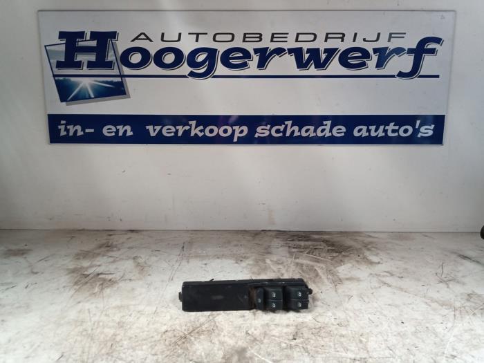 Usados Interruptor de ventanilla eléctrica Saab 9-3 II Sport Sedan (YS3F) 1.8i 16V Precio € 35,00 Norma de margen ofrecido por Autobedrijf Hoogerwerf