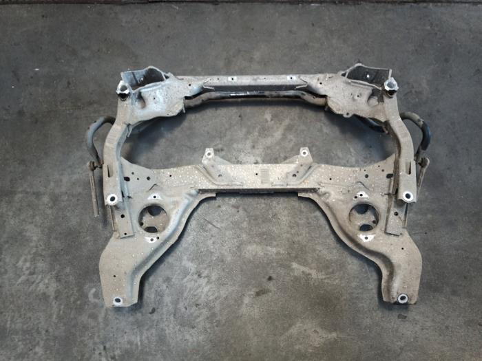 Usados Subchasis BMW 1 serie (E87/87N) 118i 16V Precio € 60,00 Norma de margen ofrecido por Autobedrijf Hoogerwerf