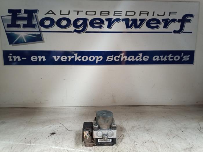 Begagnade ABS-pump Peugeot Partner (GC/GF/GG/GJ/GK) 1.6 HDI 75 16V Pris € 100,00 Marginaltabell erbjuds av Autobedrijf Hoogerwerf
