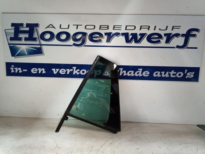 Usados Ventanilla triangular izquierda detrás Skoda Rapid 1.0 TSI 12V Precio € 40,00 Norma de margen ofrecido por Autobedrijf Hoogerwerf