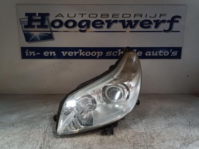 Używane Reflektor lewy Citroen C5 II Break (RE) 2.0 16V Cena € 120,00 Procedura marży oferowane przez Autobedrijf Hoogerwerf
