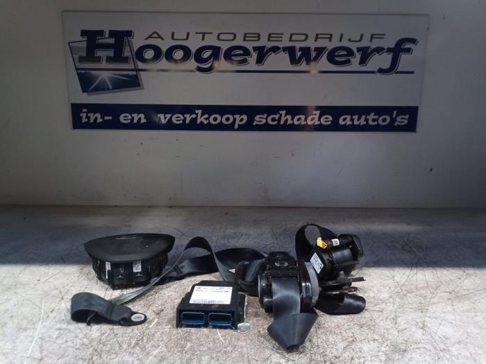 Usagé Kit + module airbag Hyundai i20 (GBB) 1.2i 16V Prix € 350,00 Règlement à la marge proposé par Autobedrijf Hoogerwerf