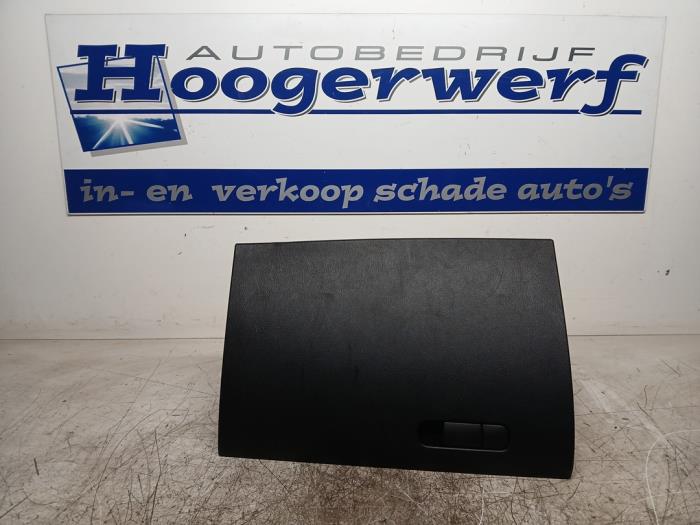 Begagnade Handskfack Mazda CX-5 I (KE,GH) 2.0 SkyActiv-G 16V 2WD Pris € 70,00 Marginaltabell erbjuds av Autobedrijf Hoogerwerf