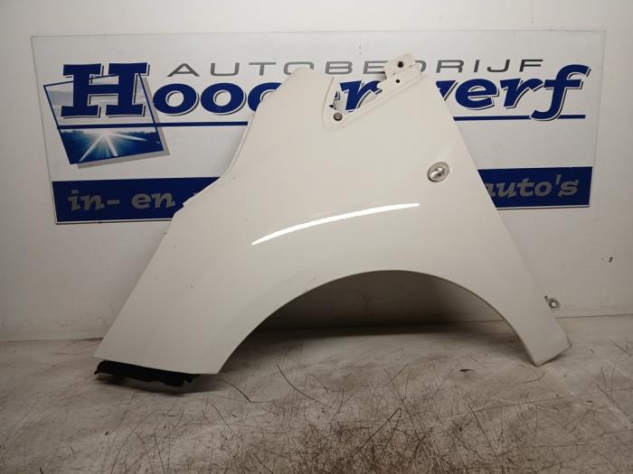 Używane Ekran lewy przód Ford Ka II 1.2 Cena € 100,00 Procedura marży oferowane przez Autobedrijf Hoogerwerf