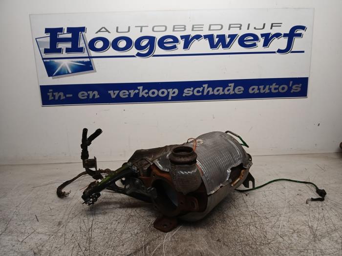 Gebrauchte Katalysator Renault Express 1.5 dCi 75 Preis auf Anfrage angeboten von Autobedrijf Hoogerwerf