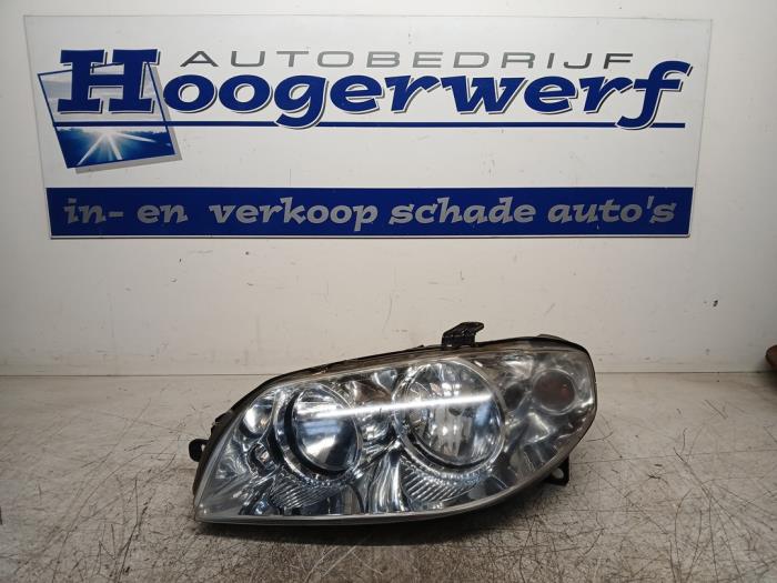 Używane Reflektor lewy Fiat Punto II (188) 1.2 16V Cena € 40,00 Procedura marży oferowane przez Autobedrijf Hoogerwerf