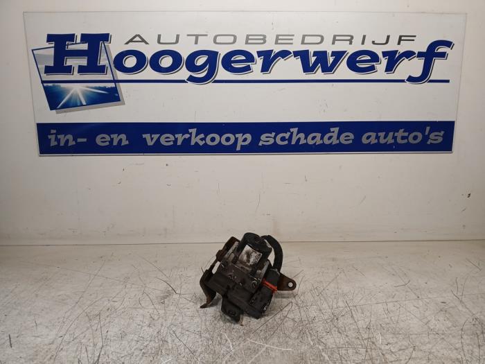 Używane Pompa ABS Suzuki Swift (ZA/ZC/ZD1/2/3/9) 1.3 VVT 16V Cena € 180,00 Procedura marży oferowane przez Autobedrijf Hoogerwerf