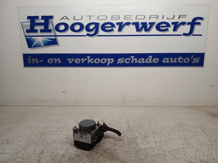 Usagé Bloc ABS Renault Modus/Grand Modus (JP) 1.6 16V Prix € 50,00 Règlement à la marge proposé par Autobedrijf Hoogerwerf