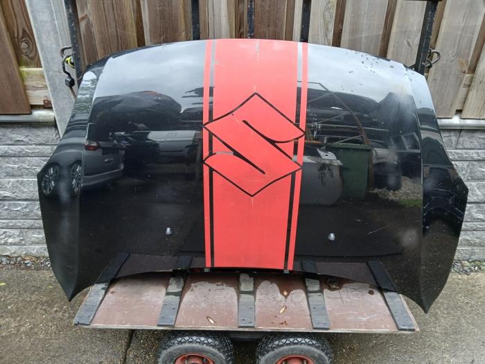Używane Maska Suzuki Swift (ZA/ZC/ZD1/2/3/9) 1.3 VVT 16V Cena € 50,00 Procedura marży oferowane przez Autobedrijf Hoogerwerf