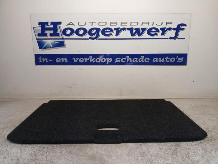 Używane Plyta podlogowa bagaznika Opel Corsa D 1.2 16V Cena € 50,00 Procedura marży oferowane przez Autobedrijf Hoogerwerf