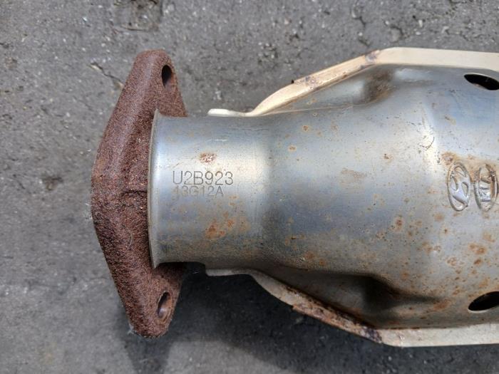 Usagé Catalyseur Kia Carens IV (RP) 1.6 GDI 16V Prix € 200,00 Règlement à la marge proposé par Autobedrijf Hoogerwerf