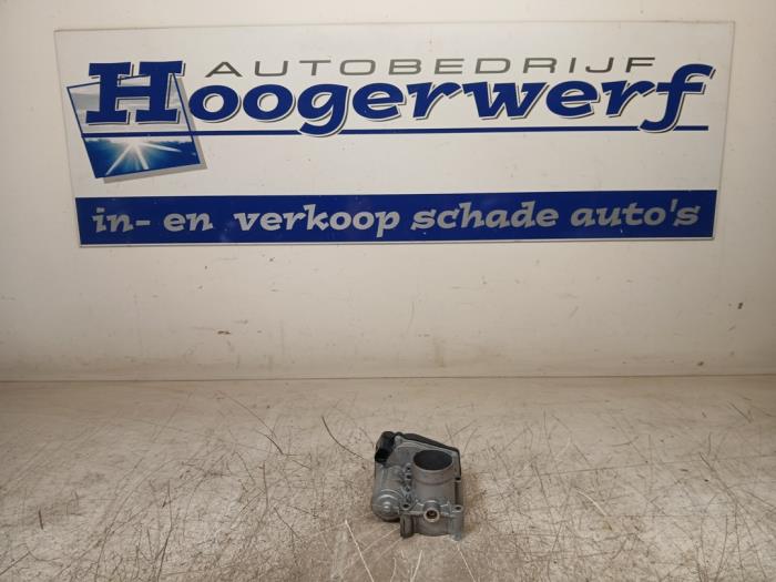 Gebrauchte Drosselklappengehäuse Volkswagen Polo IV (9N1/2/3) 1.4 16V 75 Preis € 25,00 Margenregelung angeboten von Autobedrijf Hoogerwerf