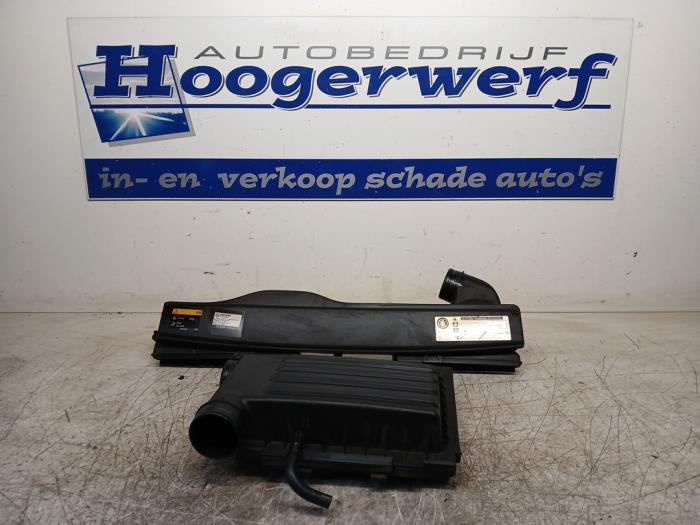 Begagnade Luftfilterhus Volkswagen Golf VII (AUA) 1.2 TSI 16V Pris € 90,00 Marginaltabell erbjuds av Autobedrijf Hoogerwerf
