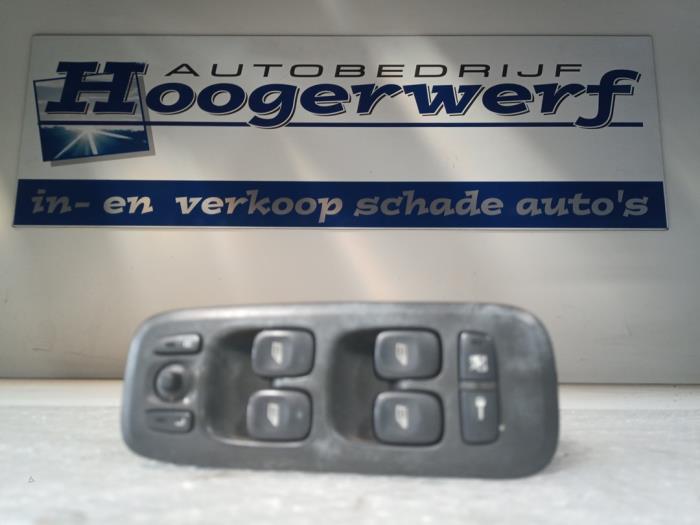Usagé Commodo Volvo V70 Prix € 35,00 Règlement à la marge proposé par Autobedrijf Hoogerwerf