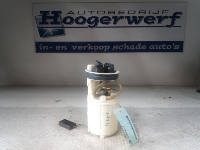 Usagé Pompe essence Volkswagen Golf IV (1J1) 1.6 16V Prix € 25,00 Règlement à la marge proposé par Autobedrijf Hoogerwerf