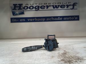 Używane Przelacznik wycieraczki Hyundai Getz 1.4i 16V Cena € 12,00 Procedura marży oferowane przez Autobedrijf Hoogerwerf