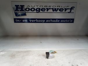 Used Heater resistor Audi A6 Avant Quattro (C5) 4.2 40V Price € 35,00 Margin scheme offered by Autobedrijf Hoogerwerf