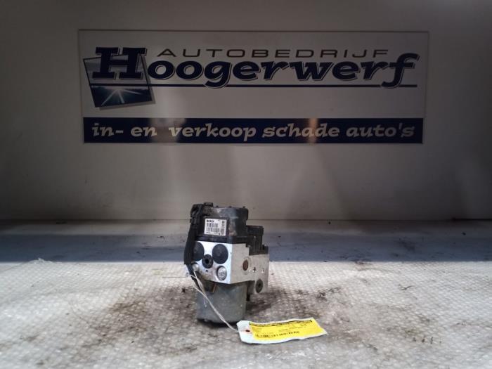Usagé Bloc ABS Renault Kangoo (KC) 1.6 16V Prix € 40,00 Règlement à la marge proposé par Autobedrijf Hoogerwerf