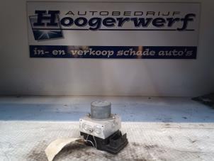 Usados Bomba ABS Ford S-Max (GBW) 1.8 TDCi 16V Precio € 50,00 Norma de margen ofrecido por Autobedrijf Hoogerwerf