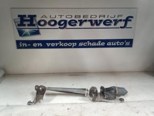 Used Wiper motor + mechanism Mitsubishi Colt (Z2/Z3) 1.1 12V Bifuel Price € 50,00 Margin scheme offered by Autobedrijf Hoogerwerf
