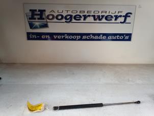 Used Rear gas strut, left Audi A4 Avant (B5) 1.9 TDI Price € 10,00 Margin scheme offered by Autobedrijf Hoogerwerf