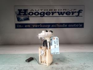 Used Electric fuel pump Peugeot 206 (2A/C/H/J/S) 1.1 XN,XR Price € 30,00 Margin scheme offered by Autobedrijf Hoogerwerf