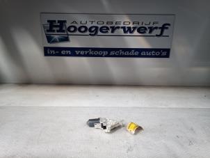 Used Door window motor Seat Alhambra (7N) 2.0 TDI 16V Price € 30,00 Margin scheme offered by Autobedrijf Hoogerwerf