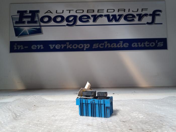 Glow plug relay Opel Corsa 55557760 Autobedrijf Hoogerwerf