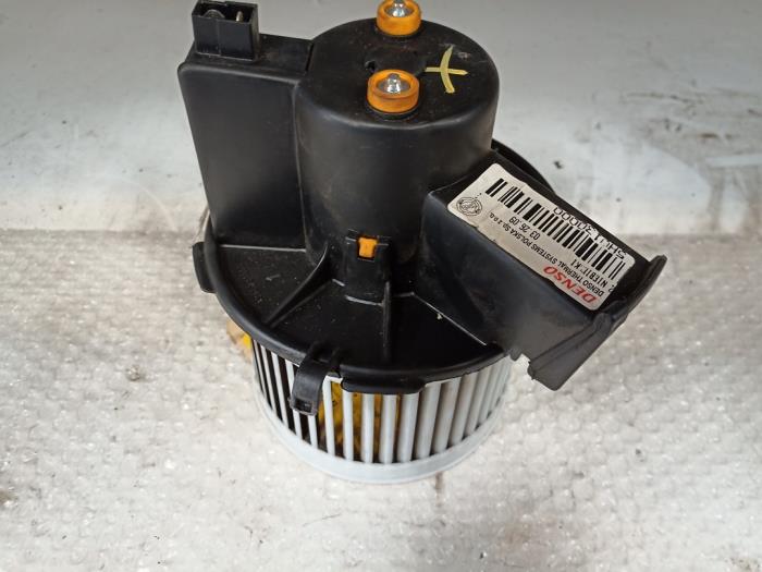 Heating and ventilation fan motor from a Ford Ka II 1.2 2009