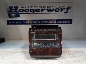 Używane Panel obslugi radia Audi S8 Cena € 40,00 Procedura marży oferowane przez Autobedrijf Hoogerwerf