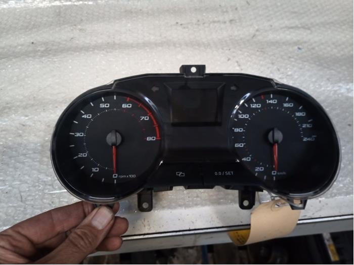 Odometer KM from a Seat Ibiza IV (6J5) 1.4 16V 2010