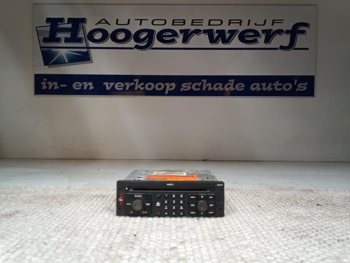 Używane Radio Citroen C4 Grand Picasso (UA) 1.6 HDiF 16V 110 Cena € 20,00 Procedura marży oferowane przez Autobedrijf Hoogerwerf