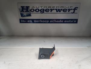 Używane Przelacznik reflektora LHV Renault Laguna II Grandtour (KG) 1.8 16V Cena € 20,00 Procedura marży oferowane przez Autobedrijf Hoogerwerf
