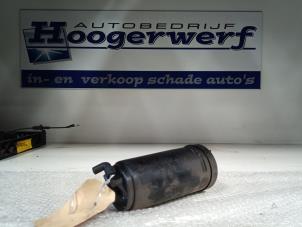 Usados Filtro de carbón Mercedes B-Klasse Precio € 25,00 Norma de margen ofrecido por Autobedrijf Hoogerwerf