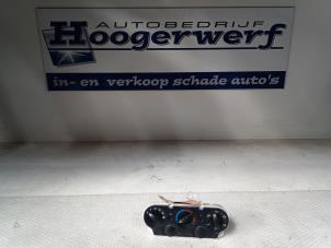 Usados Panel de control de calefacción Ford Fiesta 5 (JD/JH) 1.3 Precio € 30,00 Norma de margen ofrecido por Autobedrijf Hoogerwerf