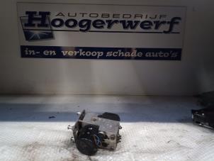 Usagé Bloc ABS Mercedes E Combi (S210) 2.7 E-270 CDI 20V Prix € 65,00 Règlement à la marge proposé par Autobedrijf Hoogerwerf