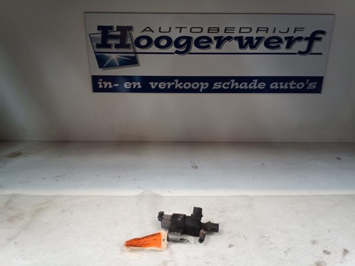 Begagnade Extra vattenpump Mercedes E Combi (S210) 2.7 E-270 CDI 20V Pris € 20,00 Marginaltabell erbjuds av Autobedrijf Hoogerwerf