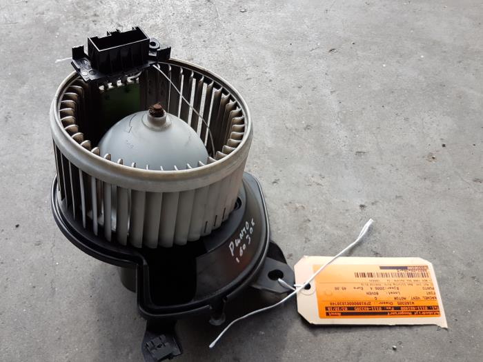 Motor de ventilador de calefactor de un Fiat Grande Punto (199) 1.4 2006