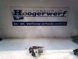 Usagé Bloc ABS Opel Zafira (M75) 1.6 16V Prix € 30,00 Règlement à la marge proposé par Autobedrijf Hoogerwerf