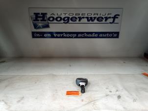 Używane Obrotomierz Renault Twingo II (CN) 1.5 dCi 90 FAP Cena € 30,00 Procedura marży oferowane przez Autobedrijf Hoogerwerf