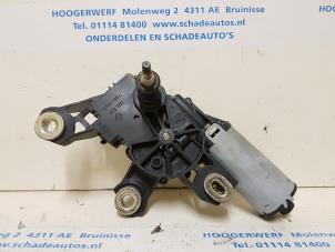 Usados Motor de limpiaparabrisas detrás Skoda Fabia (6Y2) 1.4i 16V Precio € 30,00 Norma de margen ofrecido por Autobedrijf Hoogerwerf