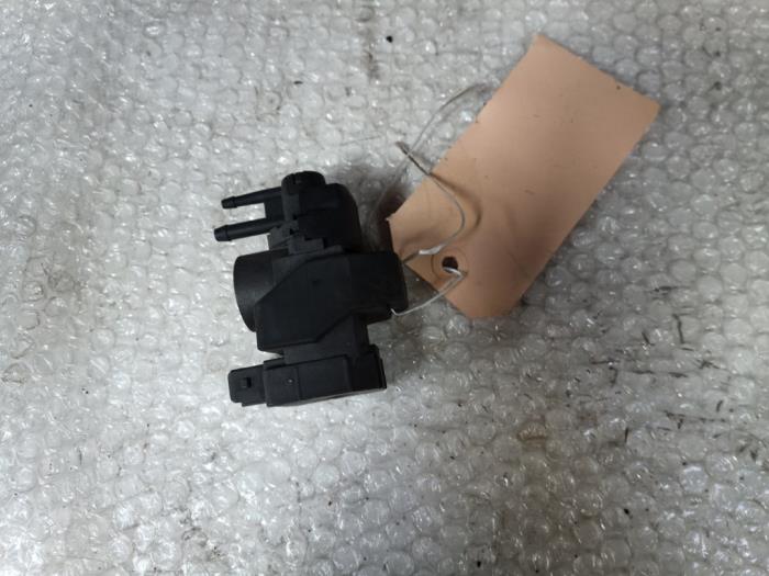 Turbo relief valve from a Renault Twingo II (CN) 1.5 dCi 90 FAP 2011