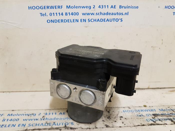 Begagnade ABS-pump Chevrolet Spark 1.0 16V Bifuel Pris € 50,00 Marginaltabell erbjuds av Autobedrijf Hoogerwerf